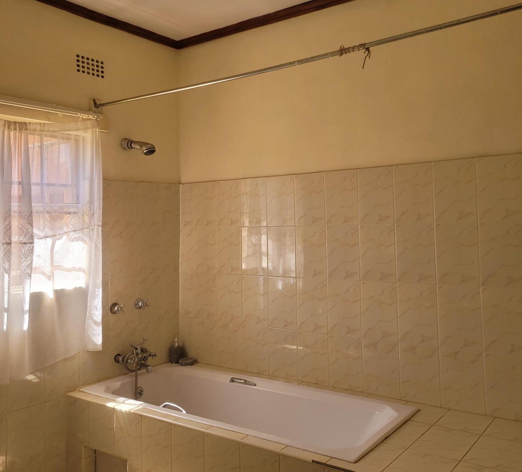 Quest Bed & Breakfast Лилонгве Екстериор снимка