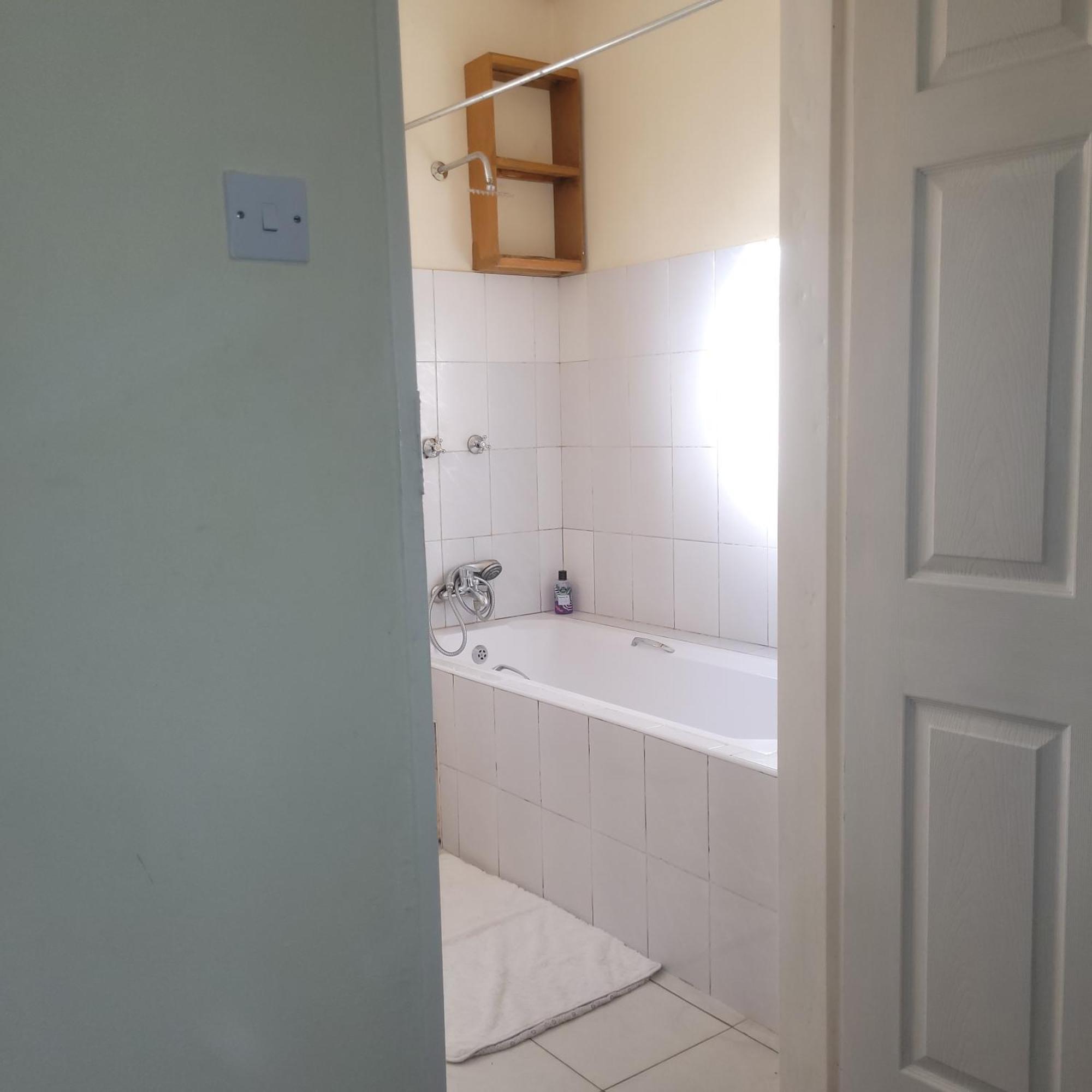 Quest Bed & Breakfast Лилонгве Екстериор снимка